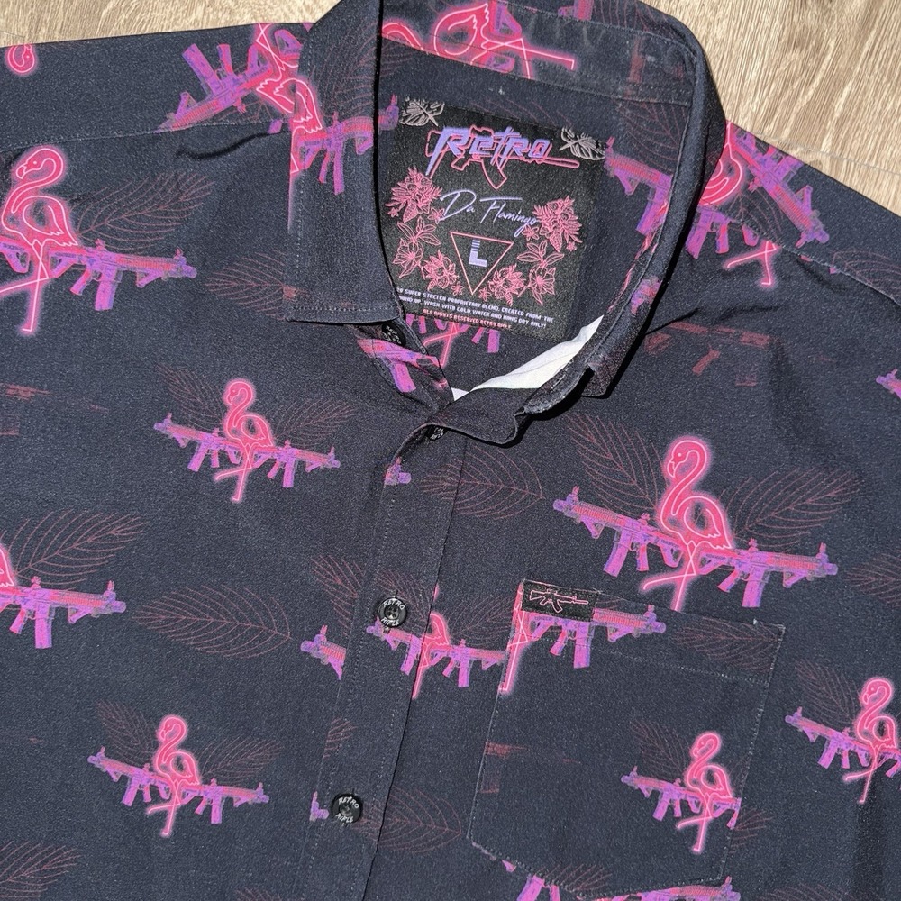 Retro Rifle Da Flamingo Short Sleeve Performance Button Up Men's L Black Pink